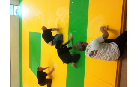 Pose de la résine sur le tapis 